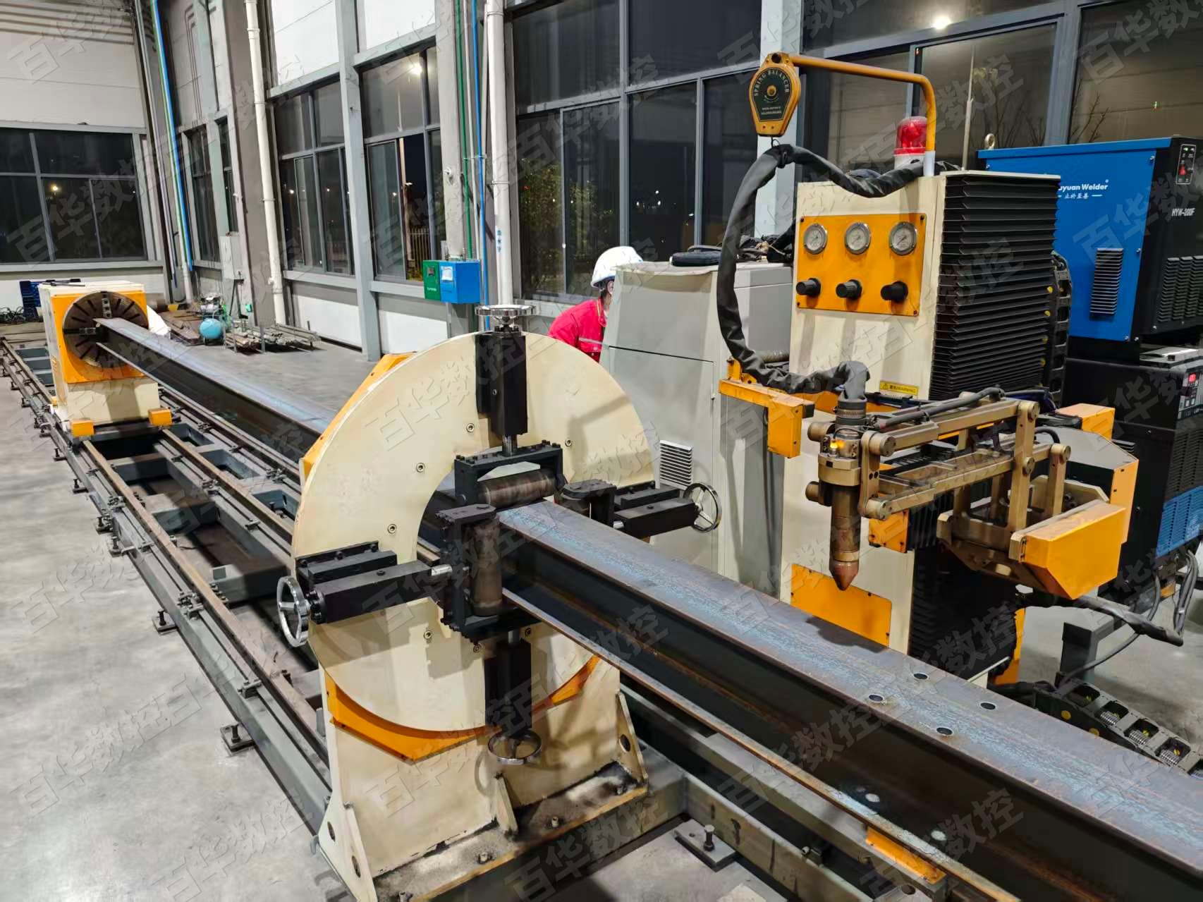 260317百华 PHM 系列 8 轴数控管子相贯线切割机-1.jpg